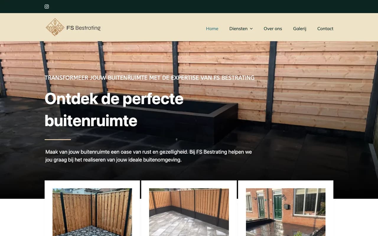 Homepage van fsbestrating.nl: houten schutting en tuin met koptekst "Ontdek de perfecte buitenruimte".
