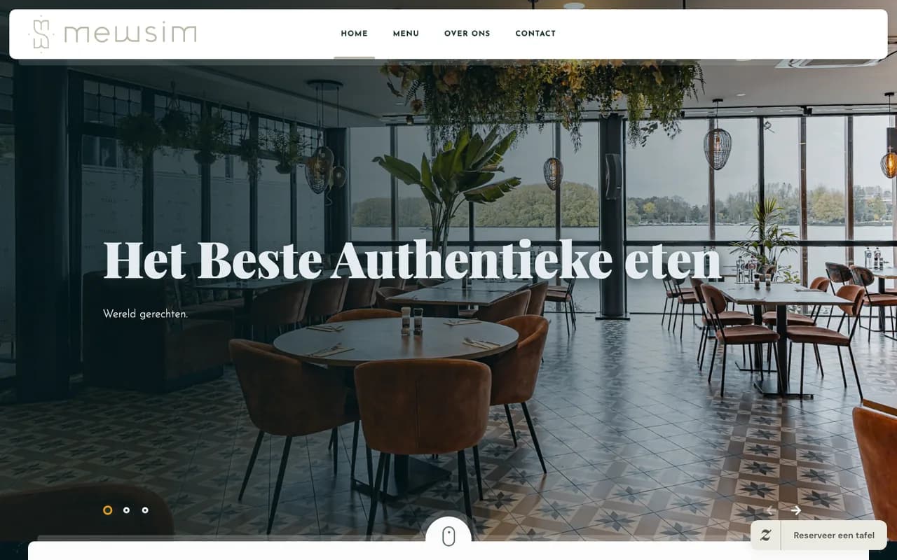 Homepage van mewsim.nl: restaurantinterieur met koptekst "Het Beste Authentieke eten".